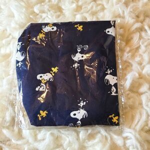 Nurses hat that ties in back and has button holes for mask!